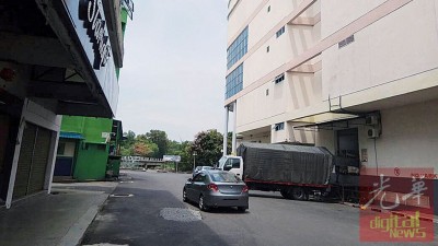 公安部成功在隔邻商店闭路电视起获部分新线索。