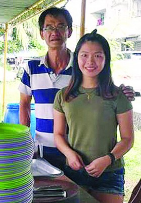 陈列连成同女儿陈慧娟于本地经营流动卤肉生意,事发时大胆救出女事主。