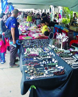 走过了11年之锦绣槟城市集,时有待市厅商议是否接受承办或是另谋出路。