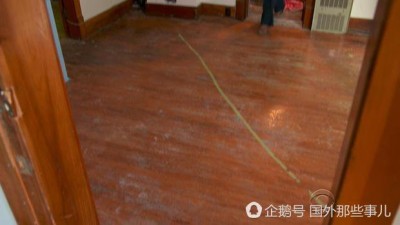 在家里的地板上划上了边界线,一不小心就出国了。