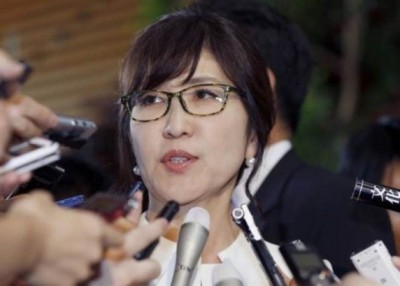 稻田朋美(图)或在安倍晋三改组内阁时出局。