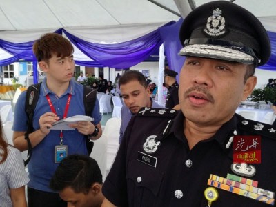 法兹尔(右):警方已逮捕7名涉及强奸案的嫌犯。