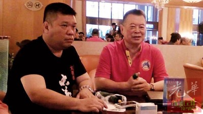 刘会进(右)当孙艪华陪同下,受大马媒体联访,外希望洪门于本国为不过取得正名,盖洪门是大家正派。