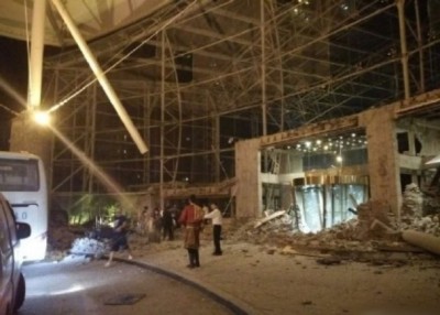 九寨天堂酒店大厅倒塌,瓦砾散落地上。(网上图片)