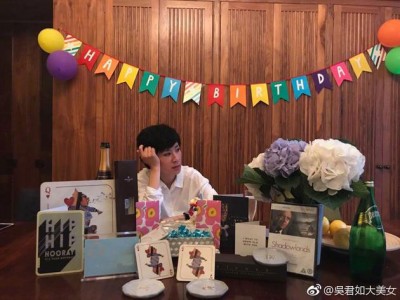吴君如似乎对此次接受的礼品感“遗憾”。
