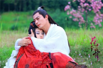 霍建华与赵丽颖在《花千骨》中的虐心桥段仍让剧迷难忘。