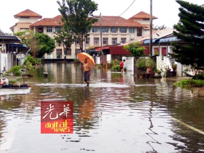 英碧安丽雅花园道路再次面对水淹情况。