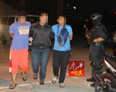派出所以嫌犯押返警局,因作进一步调查。
