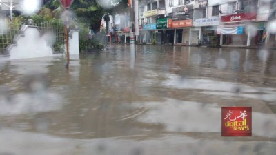 威省15个地区出现水淹情况。