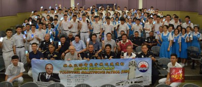 人手一机防范罪案!威中警方于日新独中推介VSP“智能电话志愿巡逻”应用程序,鼓励民众充当警方耳目。