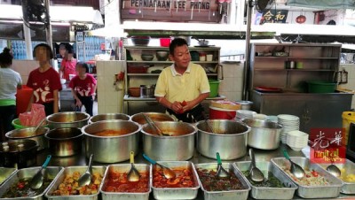 阿枫指其饭档已经经营三代,对于饭档引起争议,表示无奈。
