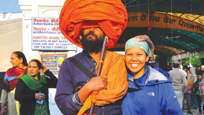 在印巴边界的阿姆利则金庙(Amritsar Golden Temple),咏涵首次与浓厚的锡克族文化特色近距离接触。