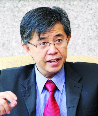 蔡添強:根據民調,在野黨比國陣占優勢,大約能取6成選票。