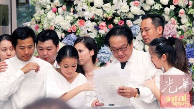 杨忠礼向来热心公益,家属在追思会宣布捐款予国内文教非政府组织和慈善团体。