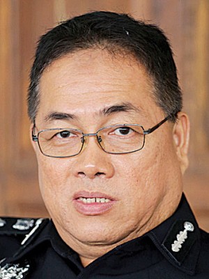 岑振强促网民停止散播不实照片或视频。