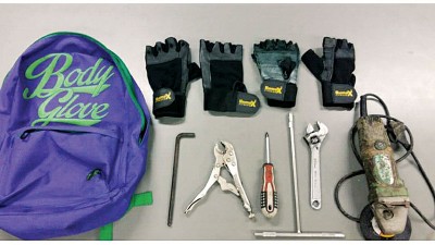 警方周三今晨在马其沙花园逮捕一名涉及爆窃的疑犯,并起获多个疑用来犯案的工具。