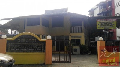 沙诺杜基祖就是这家祈祷室的唤礼员,当晚打开大门,让非穆斯林避难。