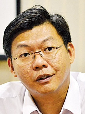 郑来兴:“议员会跟市政厅商讨,在各区增加障友停车格。”