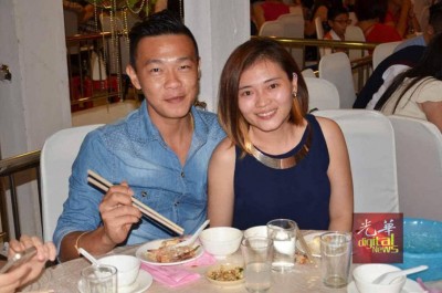 吉鸣和妻子尉容两个月前才迎来第一个女宝宝,其骤逝令人惋惜。