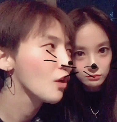 GD、欧洲冠军联赛外围下注及框,打热门app“Kwai”,看上去相当亲密。