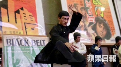 纽约举办大型李小龙回顾展,纪念其77岁寿辰。