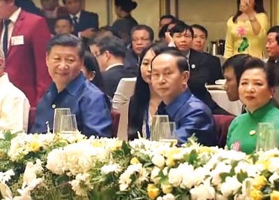 习近平以于越南国家主席陈大光干。