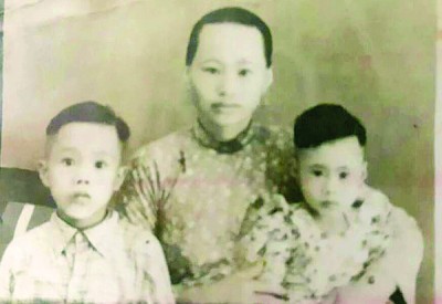 半世纪前,林闲抱着2个年幼孩子,从中国福建漂洋过海来槟城。