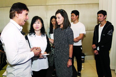 坚叔演艺圈好友陈沛江、林奕廷、陈可美、丘紫君、符南施等,都前来送好友最后一程。