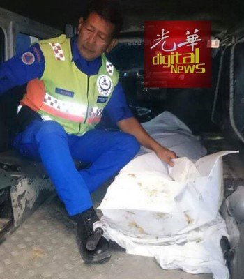 死者的遗体被送往邻近医院解剖。