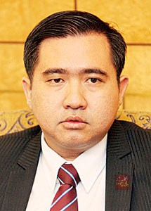 陆兆福。