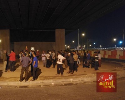北海码头桥底是逾70人的“家”。