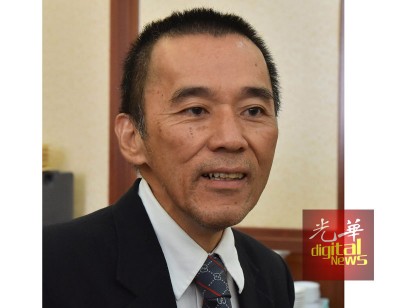郑雨周:再里尔应该自问在选区是否活跃?