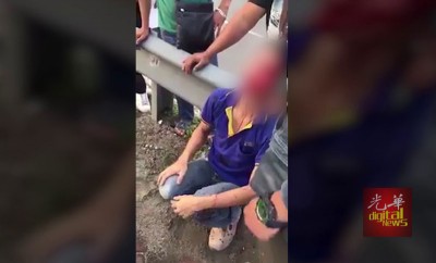 装修工友被指撞了逃惨遭围殴。