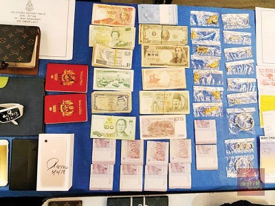嫌犯把窃取的金饰,拿一部分去金饰店变卖。