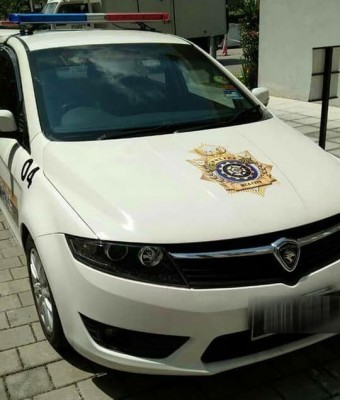 “中国警车”在布城出现,引发不满言论。