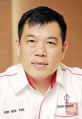 罗思义奉命为行动党守土。