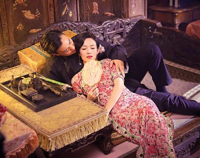 章子怡(右)事先在真人秀节目和周一围对打,2人口合作主演新打《帝凰业》。