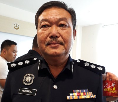 莫哈末因泰:警方严正看待此案,已经将小死者父亲及友人延扣至29日,以作深入调查,目前仍末释放两人。