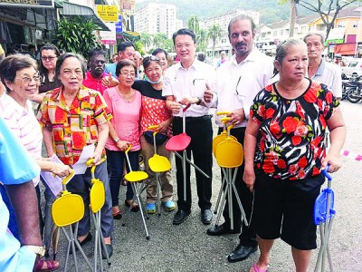 垄尾州选区有各阶层人士,因此杨顺兴需不时安排惠民活动。