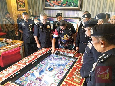 赌场第一天开张,即被警方取缔。