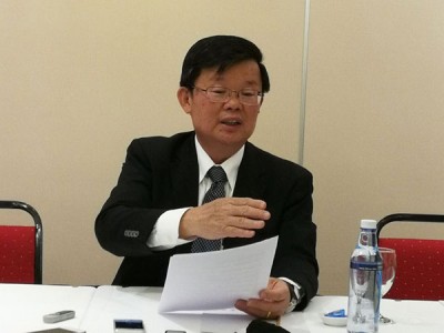 曹观友发表恢复亚依淡地区201、202跟203号收费巴士路线服务。