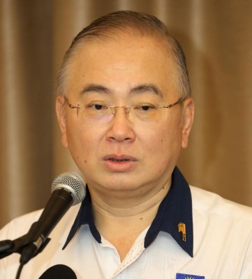 魏家祥:非对手。