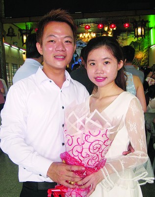一通“打错的电话”却是一段幸福婚姻的开始。黄子根与王宝婷于“520”结为终生伴侣。