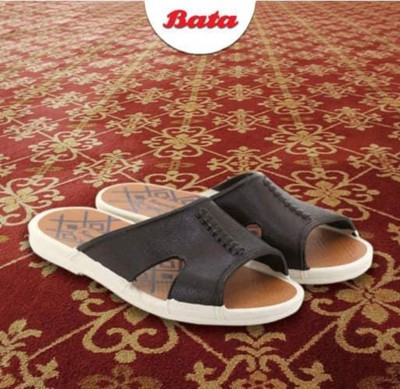 霸打(Bata)看准时机,立即在脸书专页热销同款凉鞋。(网络照片)