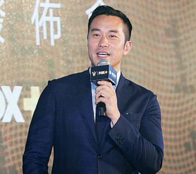 张孝全一身帅气西装亮相,被赞台湾男神。