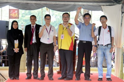 N22丹绒武格外候选人:李政融(黎民团结党)、蔡昌卫(人民党)、还里尔(但愿联-行党)、邓章耀(国阵-民政)。