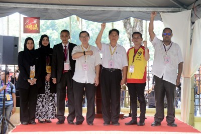 N23没有逸布爹候选人:林冠英(但愿联-行党)、陈协成( 国阵-马华)、陈胤黇(黎民团结党)、慕尼(爱国党)。