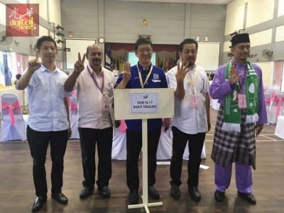 N17武吉丁格外候选人:魏晓隆(但愿联-公平党)、爱德华佐瑟夫(发展党)、涂仲仪( 国阵-民政)、陈恩来(人民党)、诺阿兹曼(伊党)。