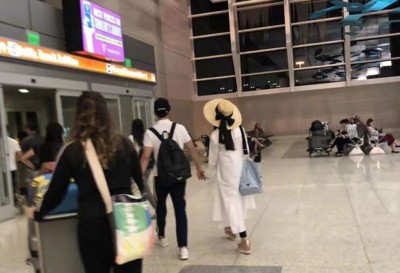 李晨霸气牵着范冰冰玉手,现身美国机场。