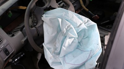 目前仍有至少7万辆安全气囊存有瑕疵的本田轿车仍在路上行驶,一旦有意外发生,后果不堪设想。(图片摘自网络)